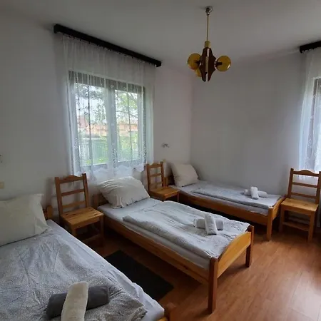 Liget üdülő Panzió *