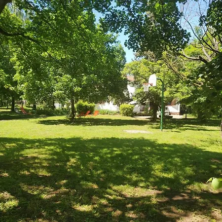 Liget üdülő Panzió *