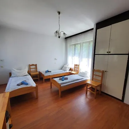 Nocleg ze śniadaniem Liget Ueduelo *