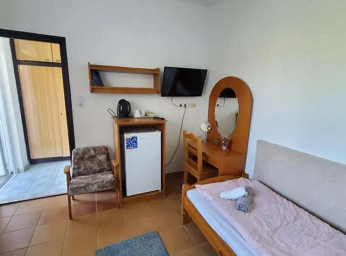 Liget Ueduelo Frühstückspension Siófok